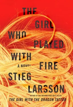 The Girl Who Played with Fire (Random House Large Print)
